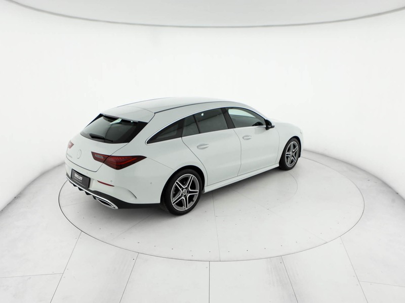 Mercedes CLA Shooting Brake  220 d amg line premium auto diesel bianco
