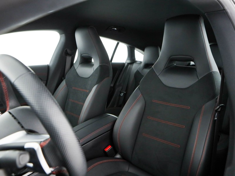 Mercedes CLA Shooting Brake  220 d amg line premium auto diesel bianco