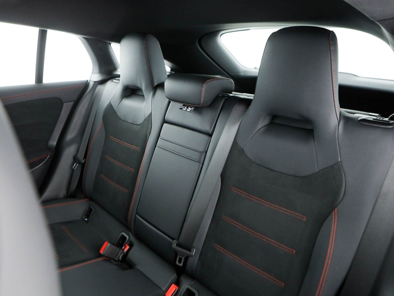 Mercedes CLA Shooting Brake  220 d amg line premium auto diesel bianco