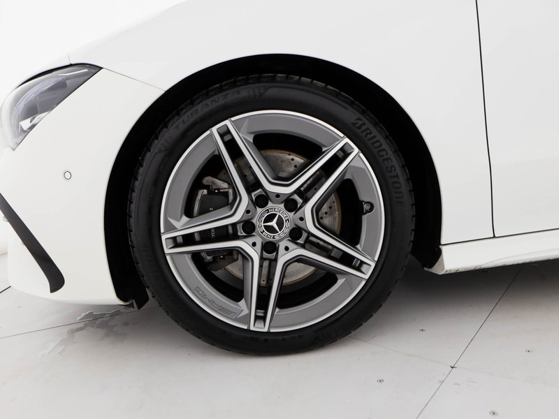 Mercedes CLA Shooting Brake  200 d amg line advanced plus auto diesel bianco