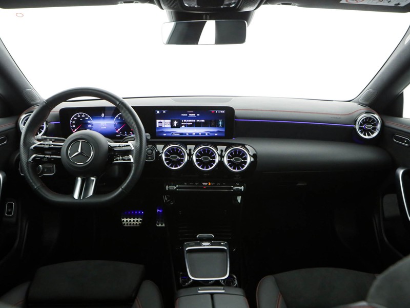 Mercedes CLA Shooting Brake  200 d amg line advanced plus auto diesel bianco