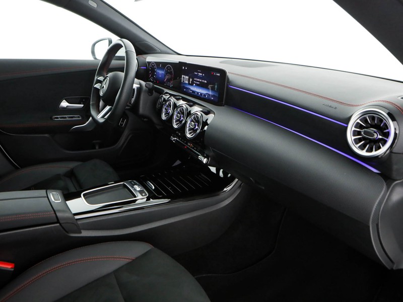 Mercedes CLA Shooting Brake  200 d amg line advanced plus auto diesel bianco