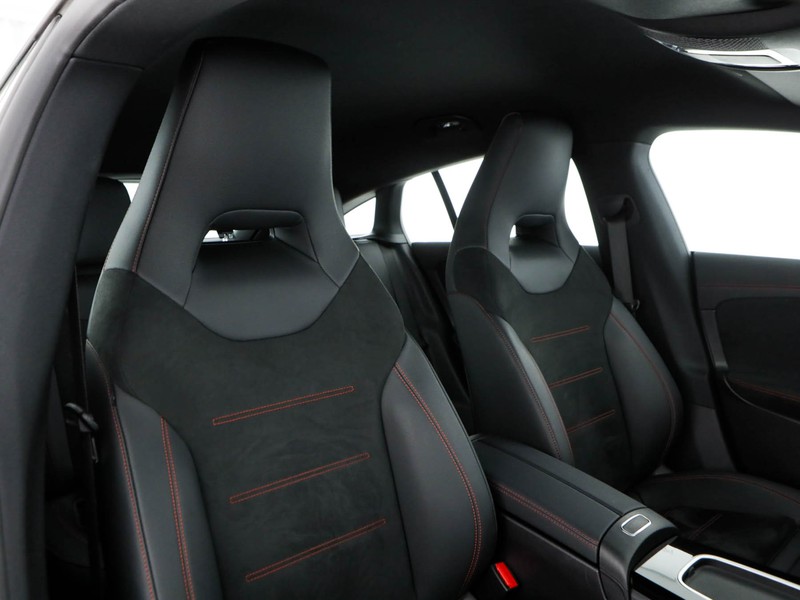 Mercedes CLA Shooting Brake  200 d amg line advanced plus auto diesel bianco