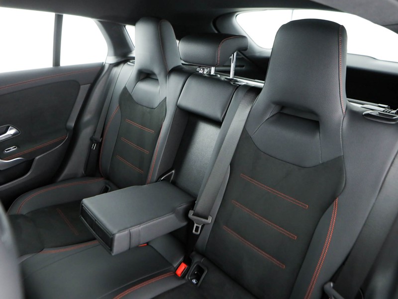 Mercedes CLA Shooting Brake  200 d amg line advanced plus auto diesel bianco