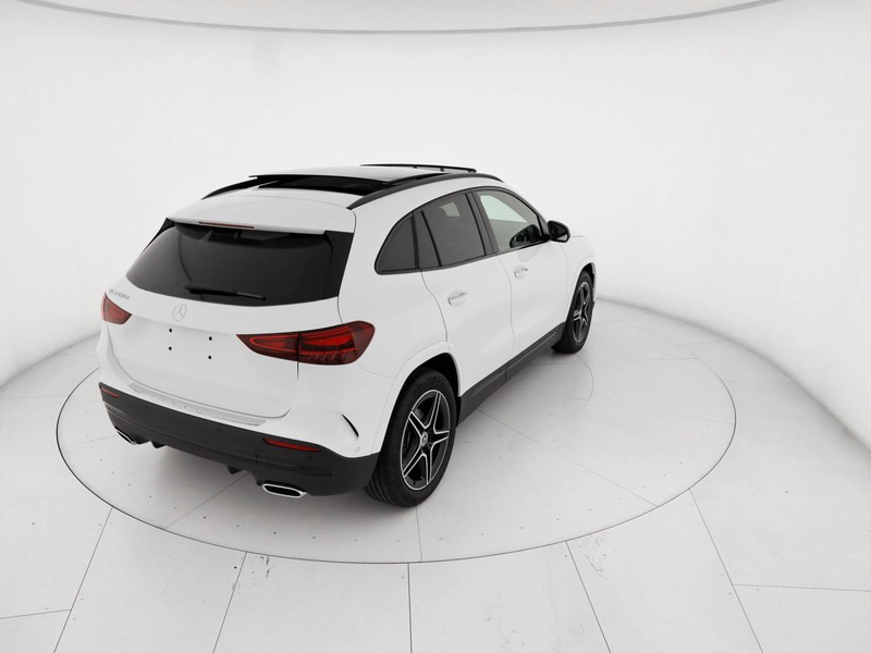 Mercedes GLA 180 d amg line advanced plus auto diesel bianco