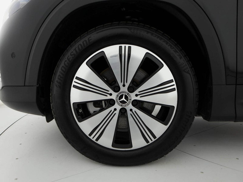 Mercedes EQB 250+ sport elettrica nero