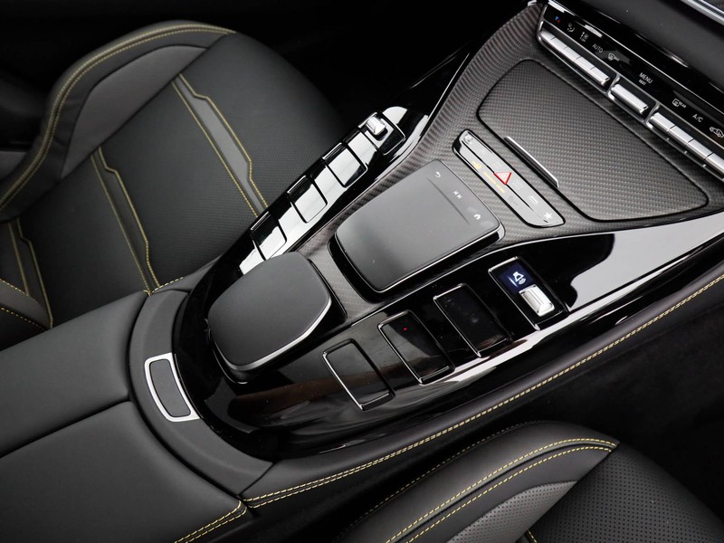 AMG GT-4 Mercedes-AMG Coup4 43 4MATIC+ Mil