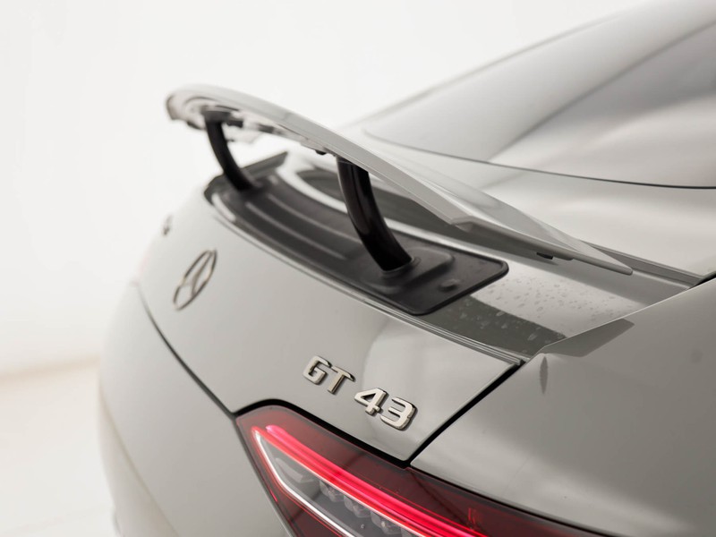 AMG GT-4 Mercedes-AMG Coup4 43 4MATIC+ Mil