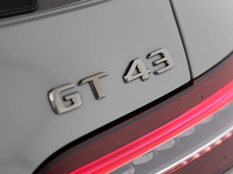 AMG GT-4 Mercedes-AMG Coup4 43 4MATIC+ Mil