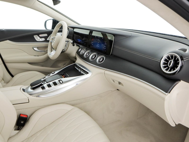 AMG GT-4 Mercedes-AMG Coup4 43 4MATIC+ Mil