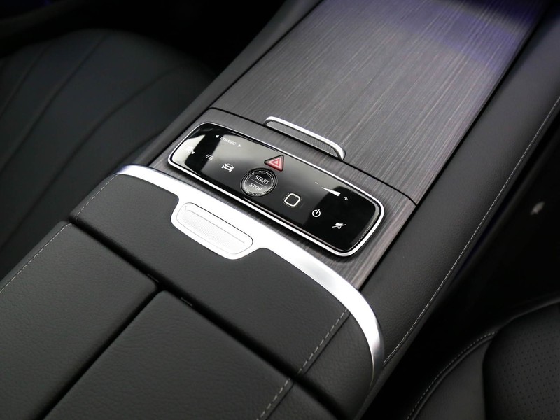 Mercedes EQE 300 premium tech edition