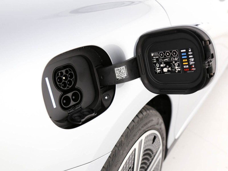 Mercedes EQE 300 premium tech edition