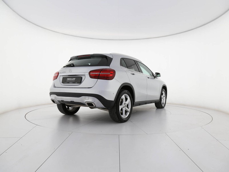 Mercedes GLA 200 d sport auto diesel argento