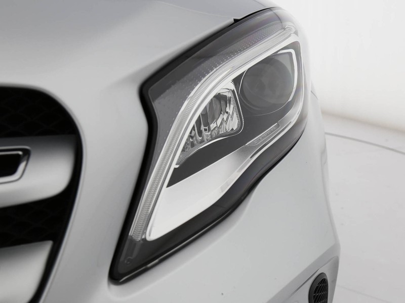 Mercedes GLA 200 d sport auto diesel argento