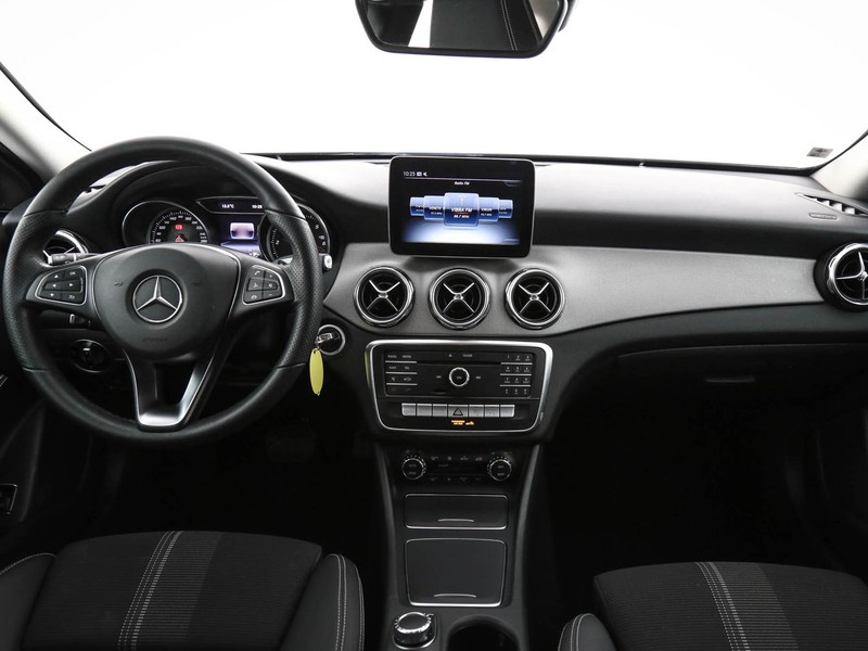 Mercedes GLA 200 d sport auto diesel argento