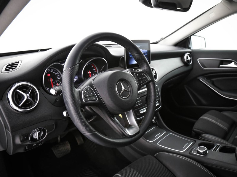 Mercedes GLA 200 d sport auto diesel argento