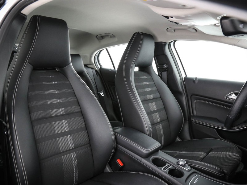 Mercedes GLA 200 d sport auto diesel argento