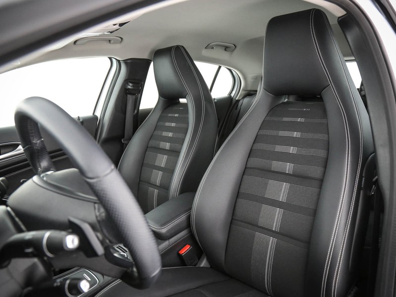 Mercedes GLA 200 d sport auto diesel argento
