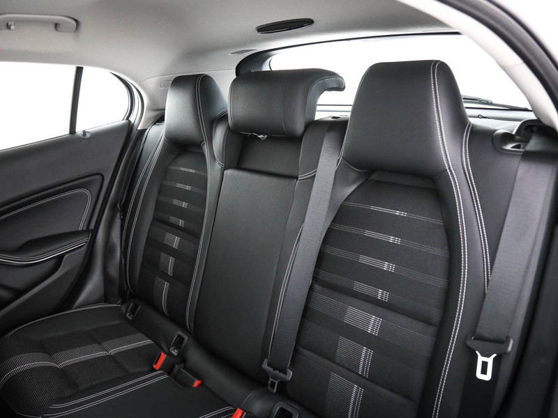 Mercedes GLA 200 d sport auto diesel argento