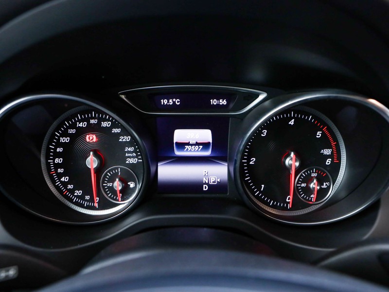 Mercedes GLA 200 d sport auto diesel argento
