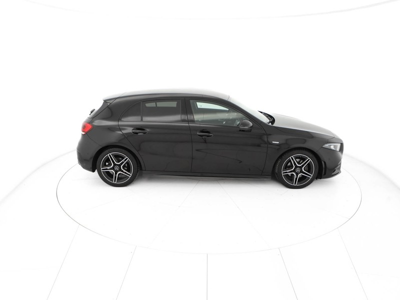 Mercedes Classe A 180 d premium night edition auto diesel nero