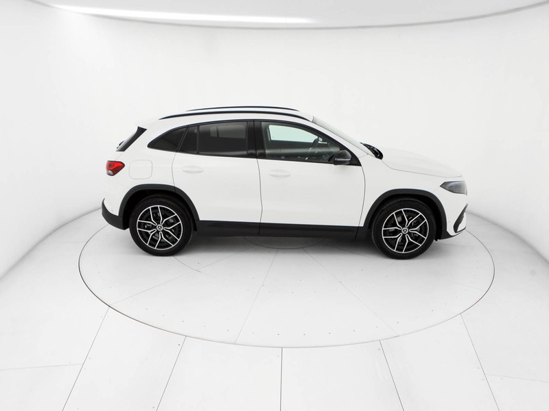 Mercedes EQA 300 premium 4matic