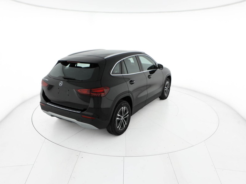 Mercedes GLA 180 d advanced auto