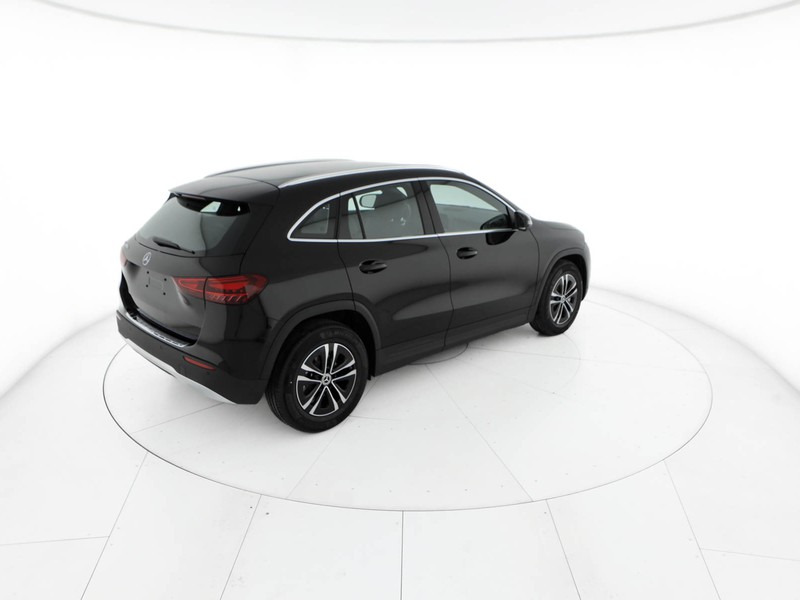 Mercedes GLA 180 d advanced auto