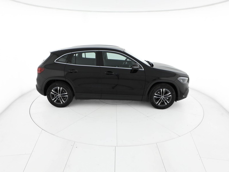 Mercedes GLA 180 d advanced auto