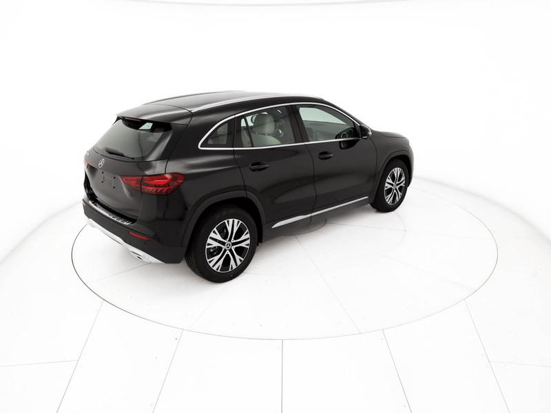 Mercedes GLA 180 d progressive advanced auto