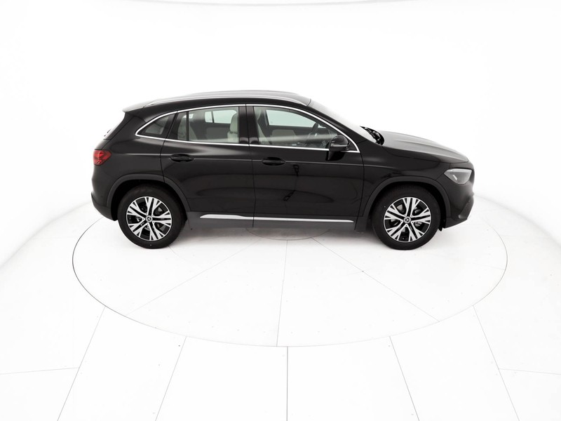 Mercedes GLA 180 d progressive advanced auto