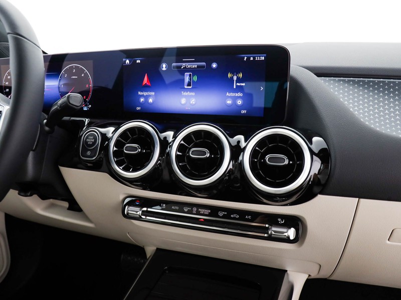 Mercedes GLA 180 d progressive advanced auto