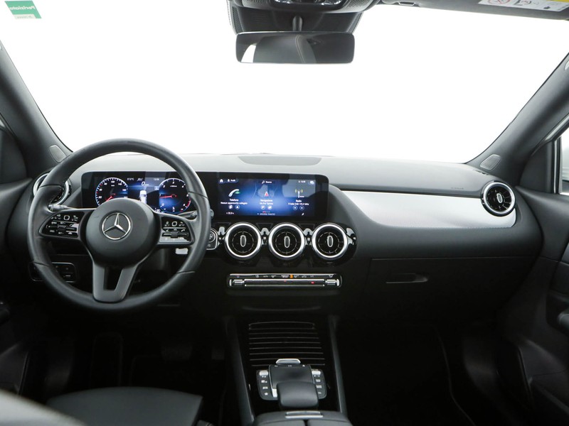 Mercedes GLA 180 d sport auto