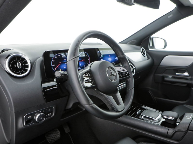 Mercedes GLA 180 d sport auto