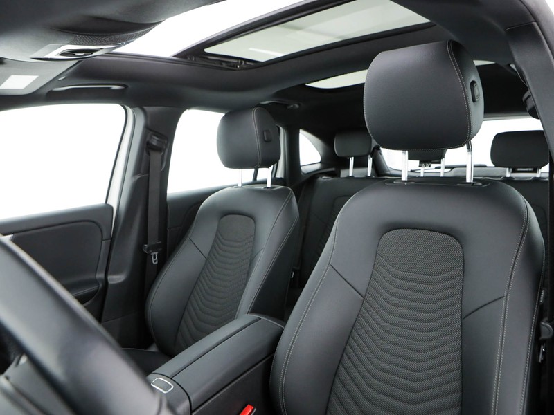 Mercedes GLA 180 d sport auto