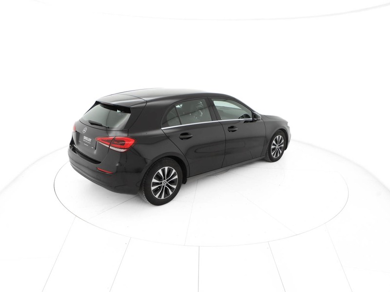 Mercedes Classe A 180 d business extra auto diesel nero