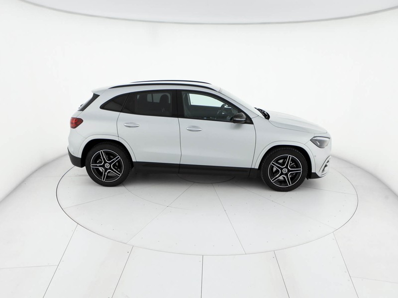 Mercedes GLA 180 d amg line advanced plus auto