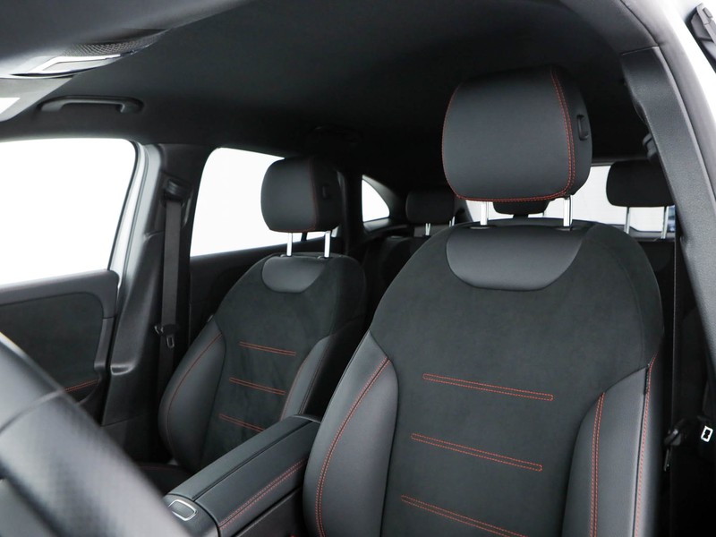 Mercedes GLA 180 d amg line advanced plus auto
