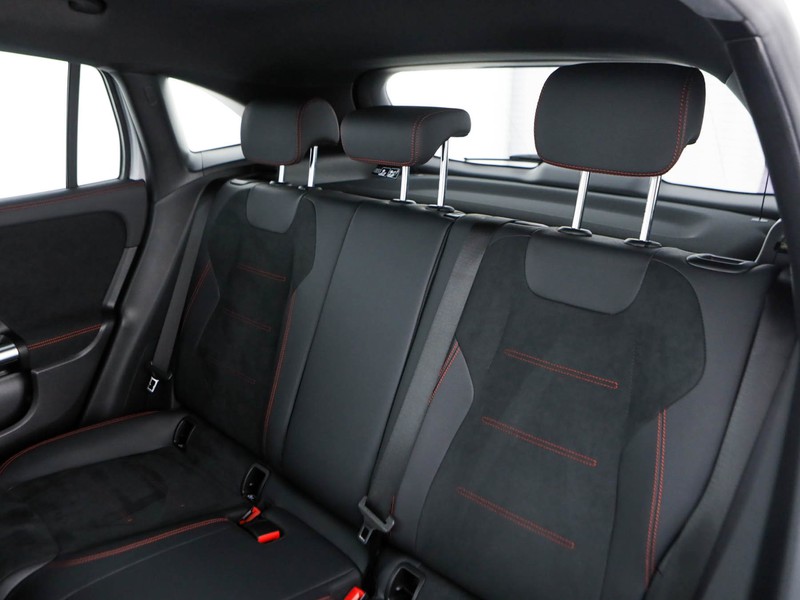 Mercedes GLA 180 d amg line advanced plus auto