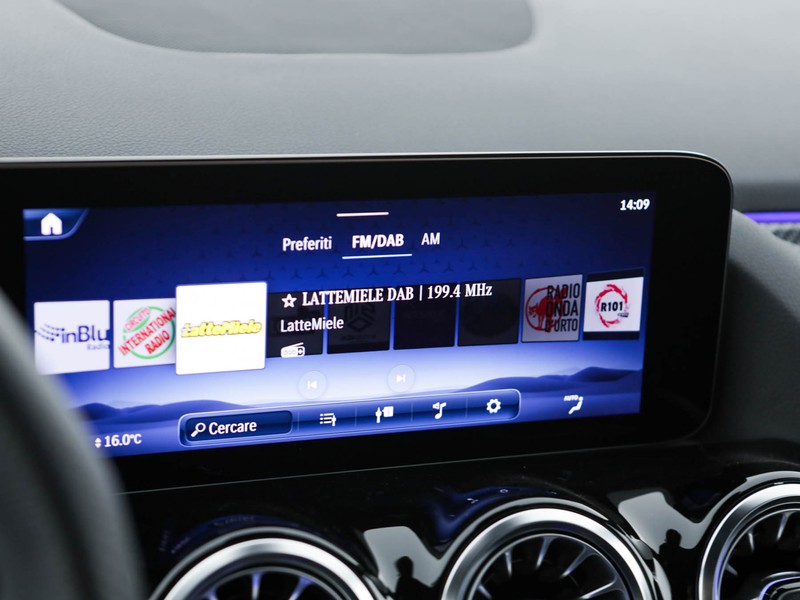 Mercedes GLA 180 d amg line advanced plus auto