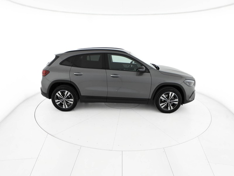 Mercedes GLA 180 d progressive advanced plus auto