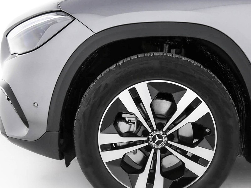 Mercedes GLA 180 d progressive advanced plus auto