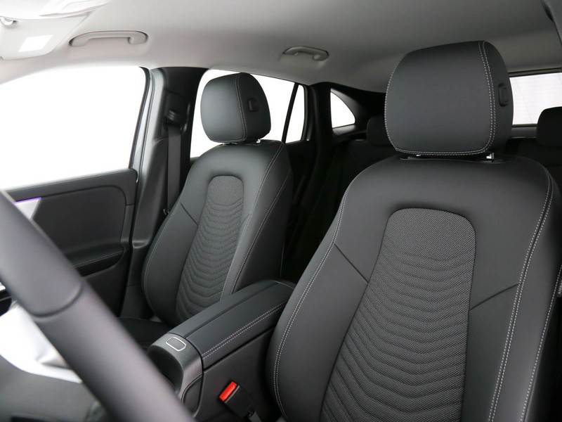 Mercedes GLA 180 d progressive advanced plus auto