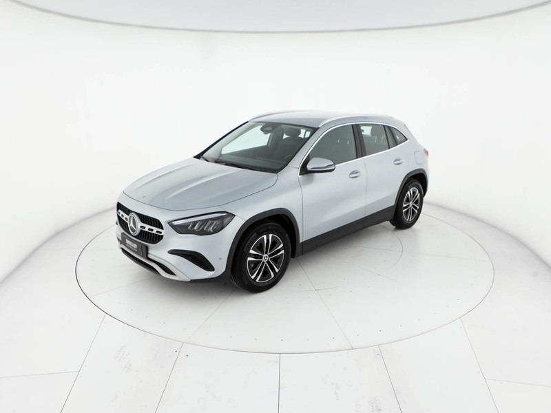 Mercedes GLA 180 d advanced auto