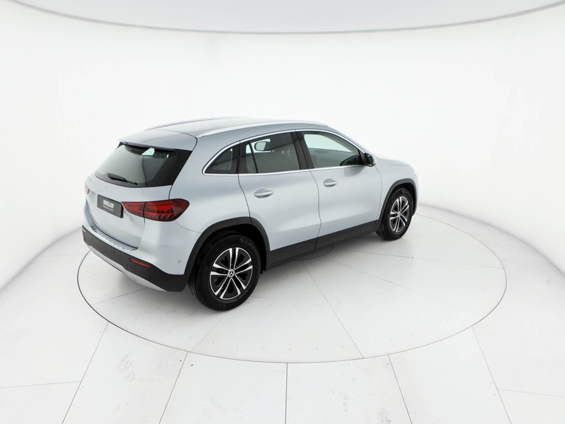 Mercedes GLA 180 d advanced auto