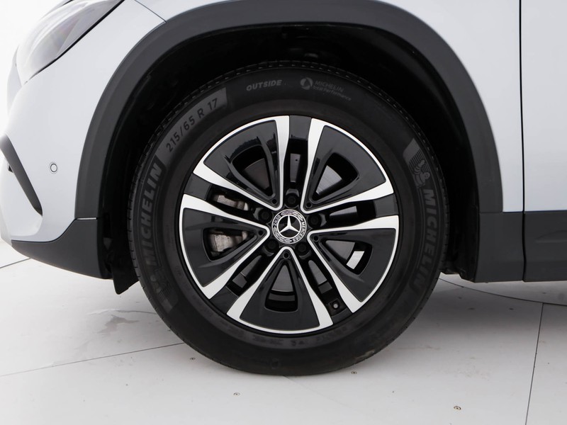 Mercedes GLA 180 d advanced auto