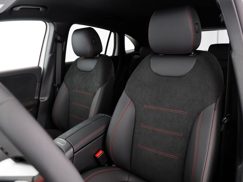Mercedes GLA 180  d Automatic diesel bianco