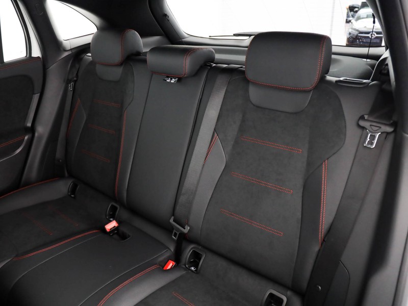 Mercedes GLA 180  d Automatic diesel bianco