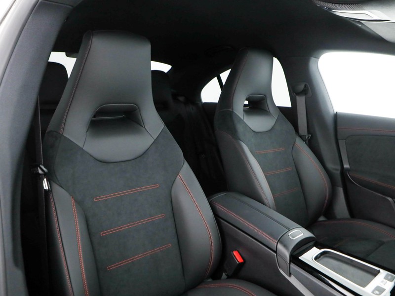 Mercedes CLA Coupè Coup 250 e Plug-in hybrid  nero