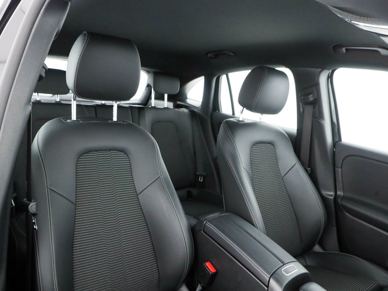 Mercedes GLA 180 d sport plus auto diesel nero